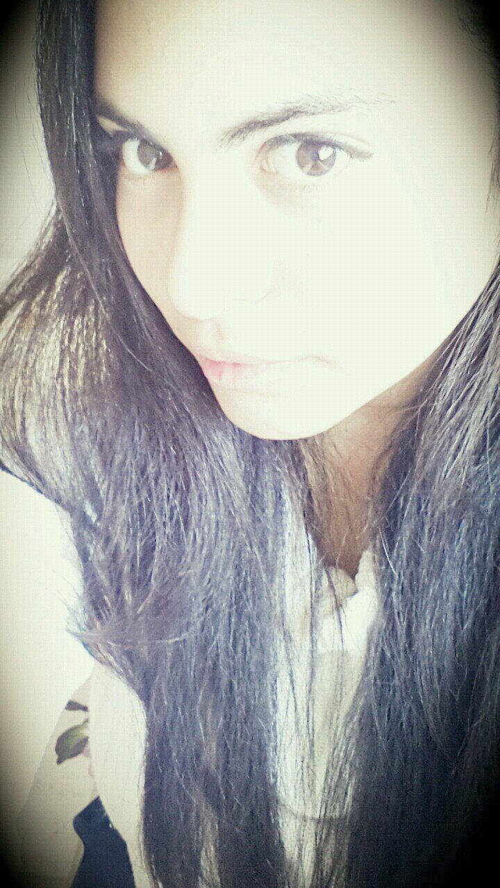 vet student    *love :animals (specially cats),chocolate, books, travelling, photography