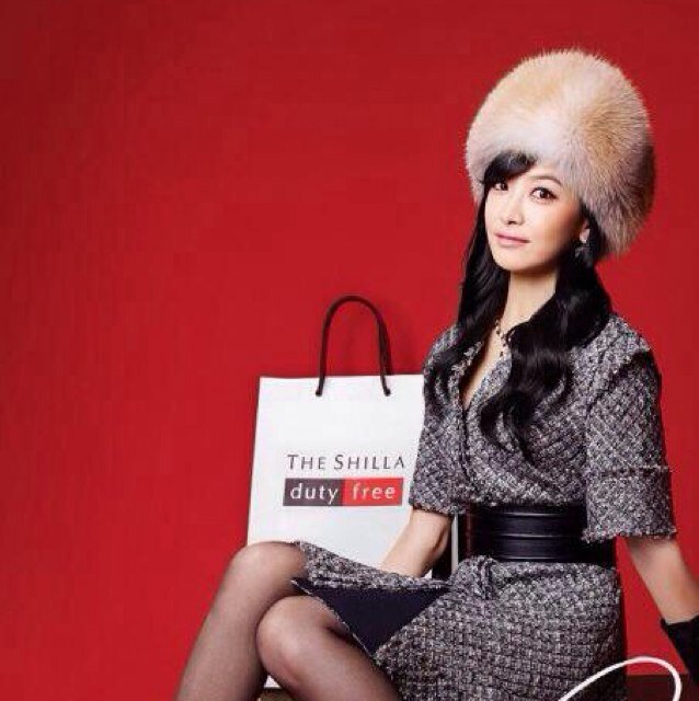 Ayo วิคตอเรียแห่งf(x)เองนะคะ วิคตอเรียคนนี้เป็นนางฟ้าเดินดิน(?)รึเปล่า ต้องลองฟอลมาคุยกันดูค่ะ #ฟอลแบคบอท นะคะ