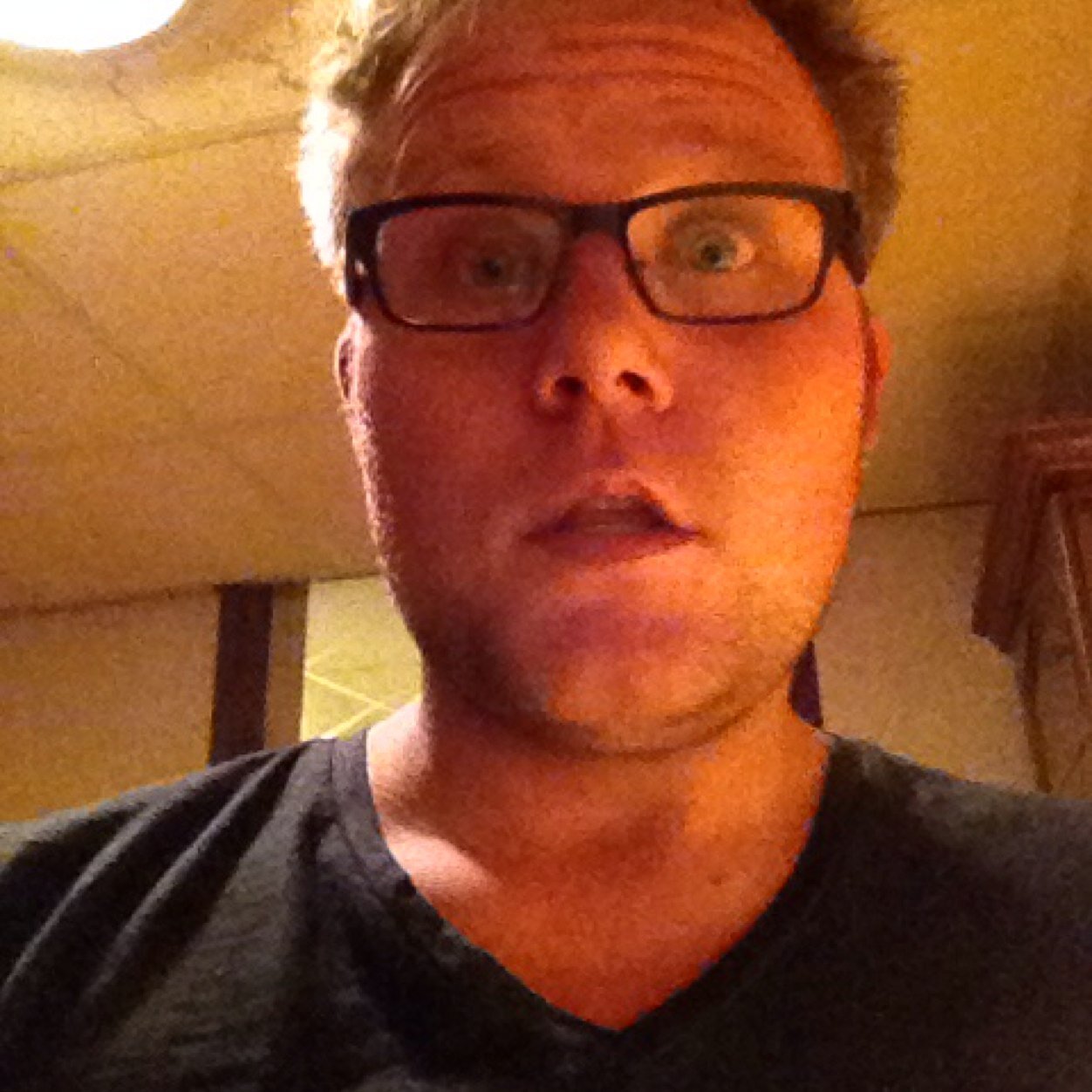 Charlybob24's profile picture. 