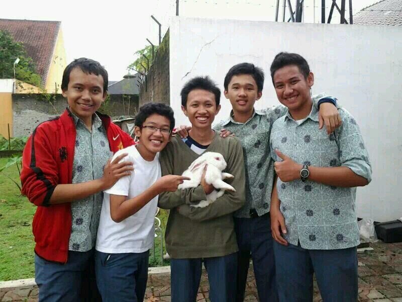 @X10Alcent15 | @ESCONE10 |  just watch and learn| proud to be a muslim| try to Make the impossible to possible
