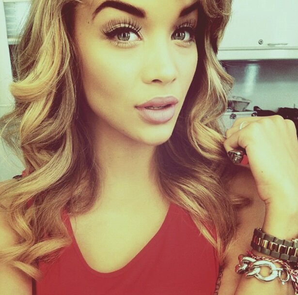 SenaMacHudri's profile picture. Do what makes you happy, be with someone who makes you smile, laugh as much as you breathe and love as long as you live.