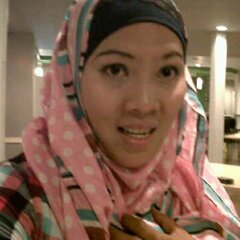 heni_andriani_3's profile picture. Hidup ini sandiwara saja