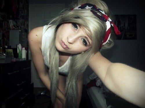 EvanneIvic's profile picture. I daydream about you all the time, replaying pieces of our conversation; laughing at funny things that you said.