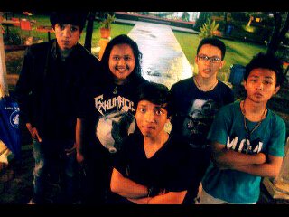 @pagSpag @Farishanugraha @vikalpamungkas @bagus_gusba @Benedictusadjie | Modern Rock | Cp: 08811868329 / 32DAD6CF | Let's SCREAM With Us \m/