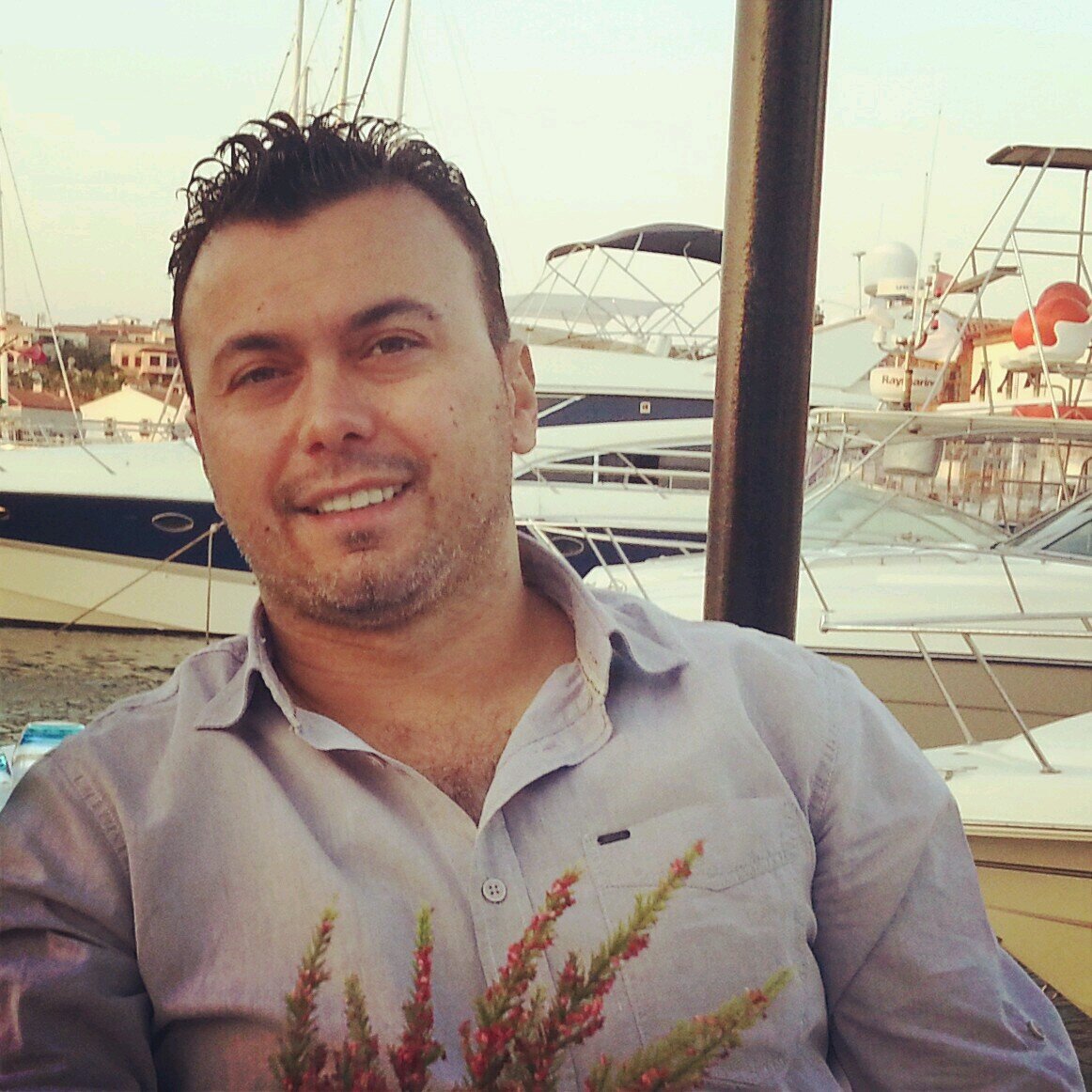 İçi boş şeylerin de bazen yükselebileceğini hatırlatırım..