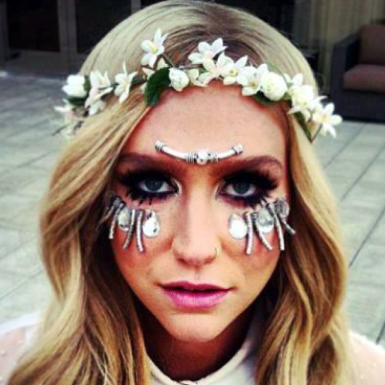 Kesha is the beautiful warrior. Shes the best role model and i love her to stardust and back. Us animals are here to support u till the end, kesha!!