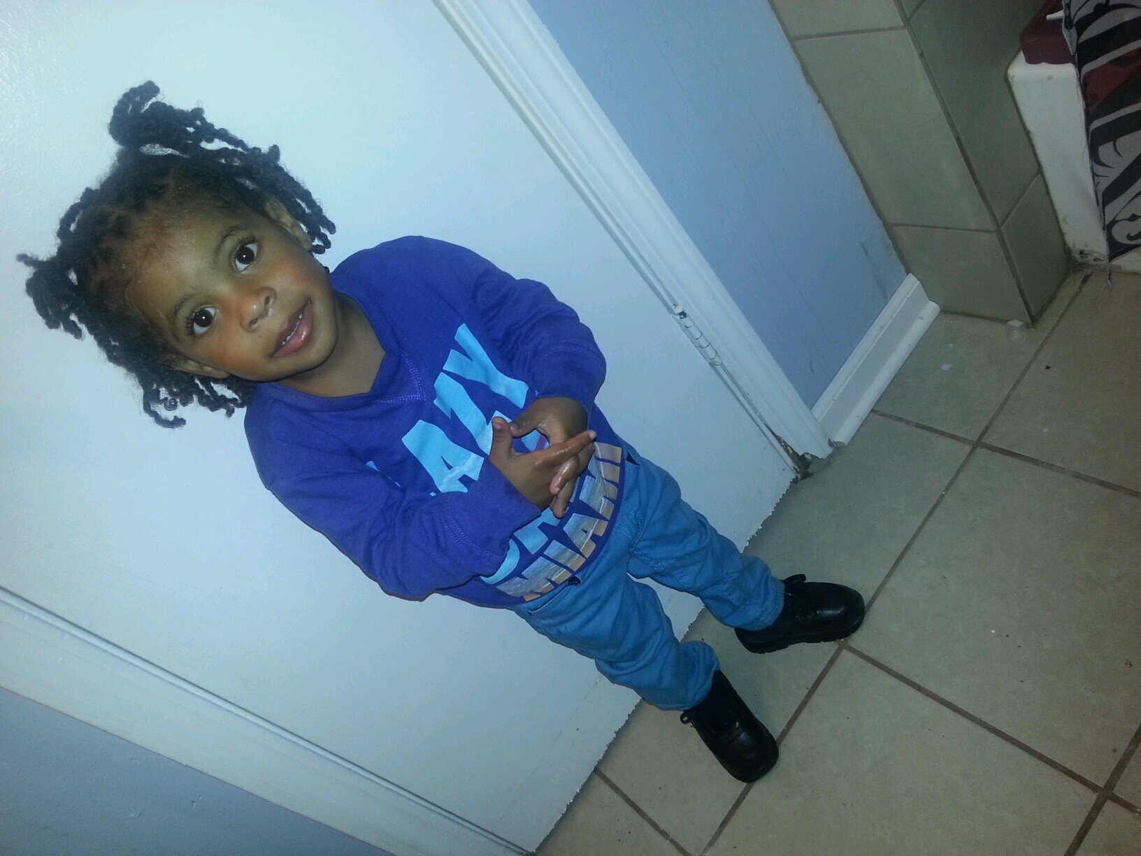 ah young mother of 2 live n life $$$