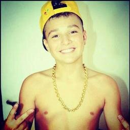 Teu sorriso é motivo do meu, e não importa as criticas , muitos já me perguntaram porq eu te amo ,,17/10
 Maan eu ñ sei explicar apenas sinto, @mcgui_oficial