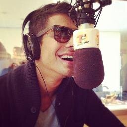 LiveInRebeldes's profile picture. Devagar no sapatinho