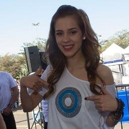 Mas todo mundo deveria ter um amor verdadeiro, que deveria durar pelo menos até o fim da vida da pessoa.