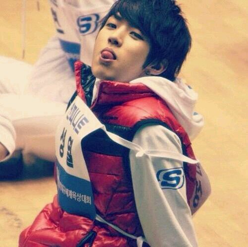 ชื่อ เจ้าชายยยย || อายุ 9 ขวบ || ถึงผมจะเป็นเด็กแก่แดด แต่ผมก็น่ารักน่ะ ^[++++]^
