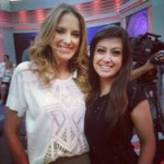 Moleca , Linda , poderosa , atrevida mais ver se ñ se mete mais na minha vida !