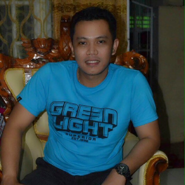 Do'a dan Restu orang tua adalah keberhasilan,,,maka Hidup adalah perjuangan...