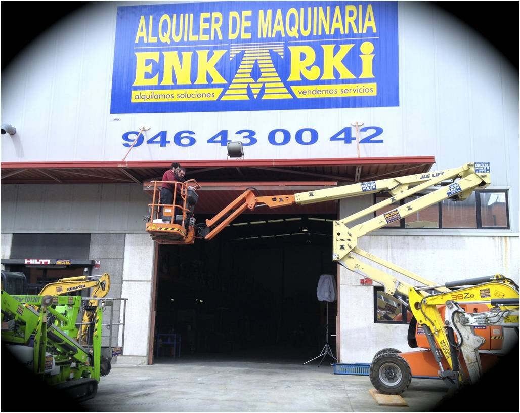 Empresa dedicada a dar servicios de alquiler de maquinaría. Plataformas elevadoras, carpas para eventos,construcion,jardinería, limpieza en Alava y Bizkaia.