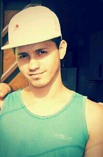 As mina pira quando agente chega na balada, fazendo rodinha com baldinho de cachaça ♫