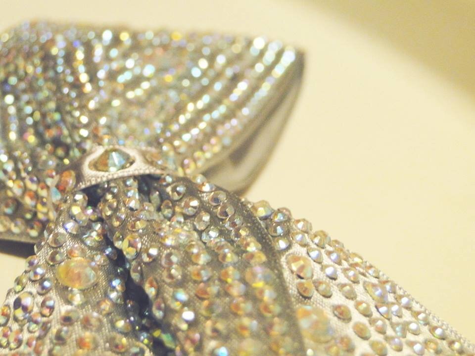 Blinged Out Bows is your hot spot for the glitziest and most glamorous cheer bows! https://t.co/wPHMzTkIoe