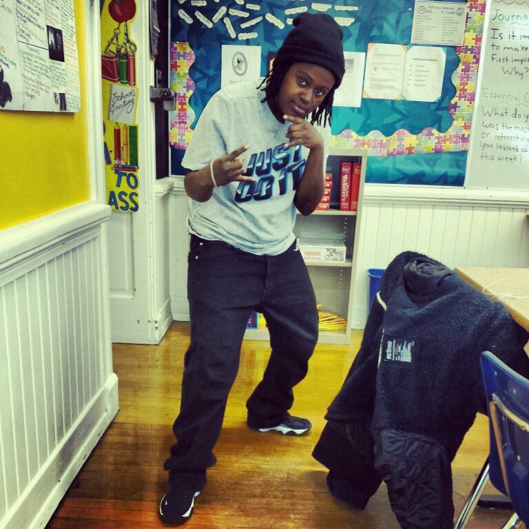 MONEY MAKER! SO IF U ANT BOUT UR MONEY GET FROM AROUND ME !!