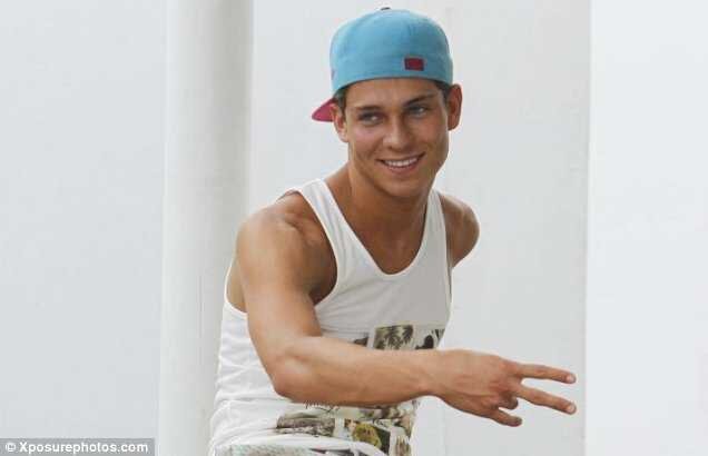 justjoeyessex's profile picture. ♡Hiiiiiiiiiiiii, I follow back♡