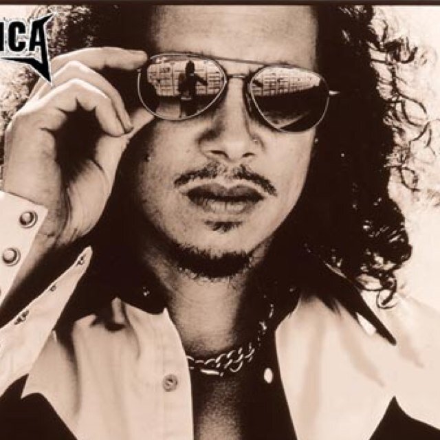 Conocido por ser guitarrista de Metallica, a veces se me va la cabeza pero es lo mas normal del mundo #RolBand