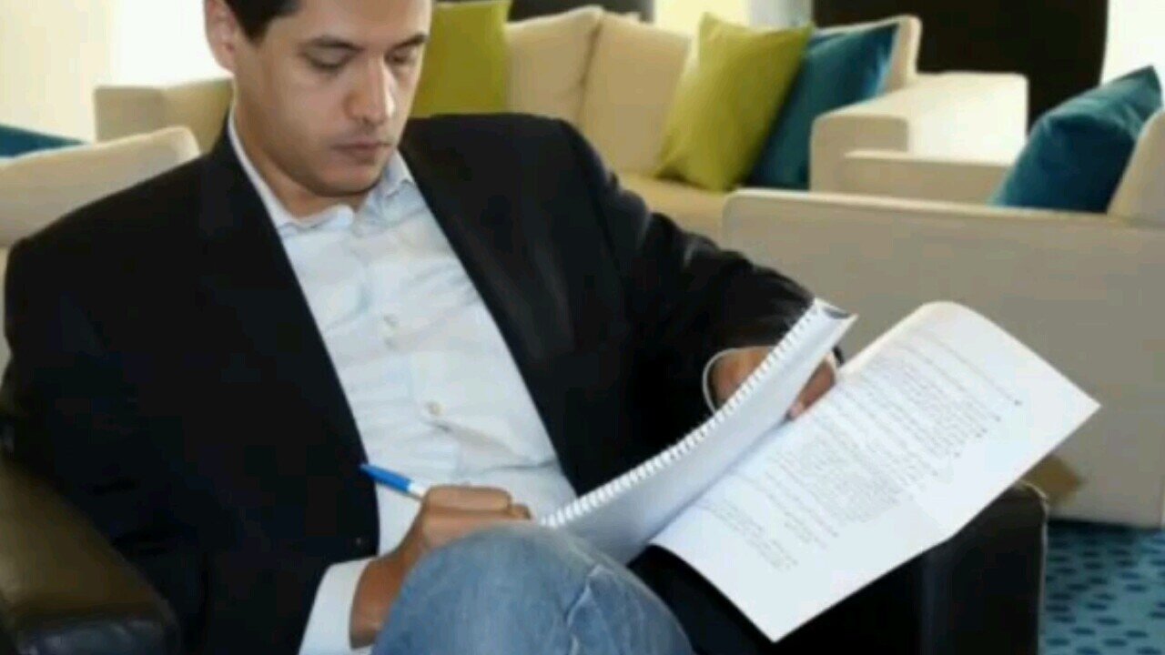 الفقر في الوطن غربة والغني في الغربة وطن