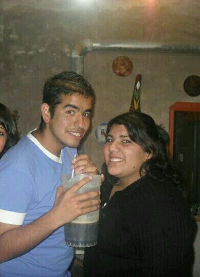 Hola Soy Karen tengo 19 Años. Soy una loca buena, re bipolar, muy gritona y me la paso RIÉNDOME por cualquier bobada :)♥. ja