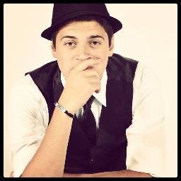Cantor e compositor de música gospel, com muito anseio em adorar a Deus em Espírito e em Verdade.
Contatos: (11) 3482-2717 / (11) 98464-6698