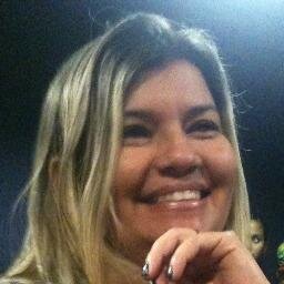 Gosto de sol,praia, natureza, cantar e passear!!