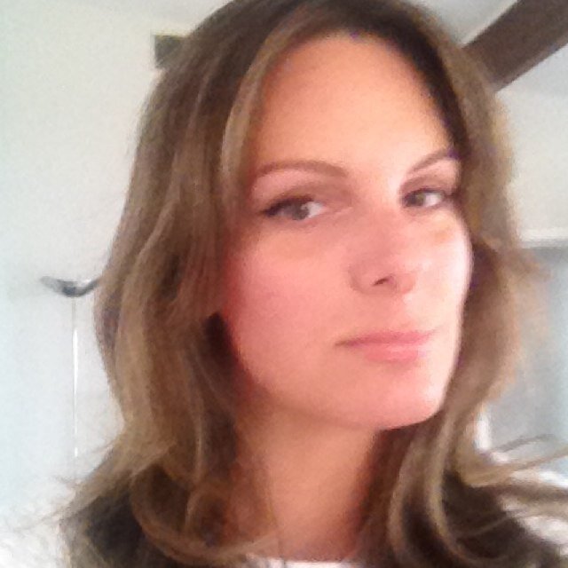 Freelance makeup artist and artist. Mum of two.