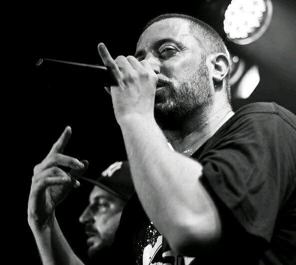 Se escribe R.A.P y se pronuncia cultura. (R)evolución (A)ctitud (P)oesía. Frases de rap de los mejores MCs de España.