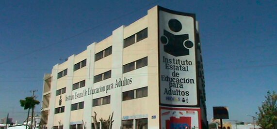 Institución educativa que atiende a personas mayores de 15 años con rezago educativo en el estado de San Luis Potosí.