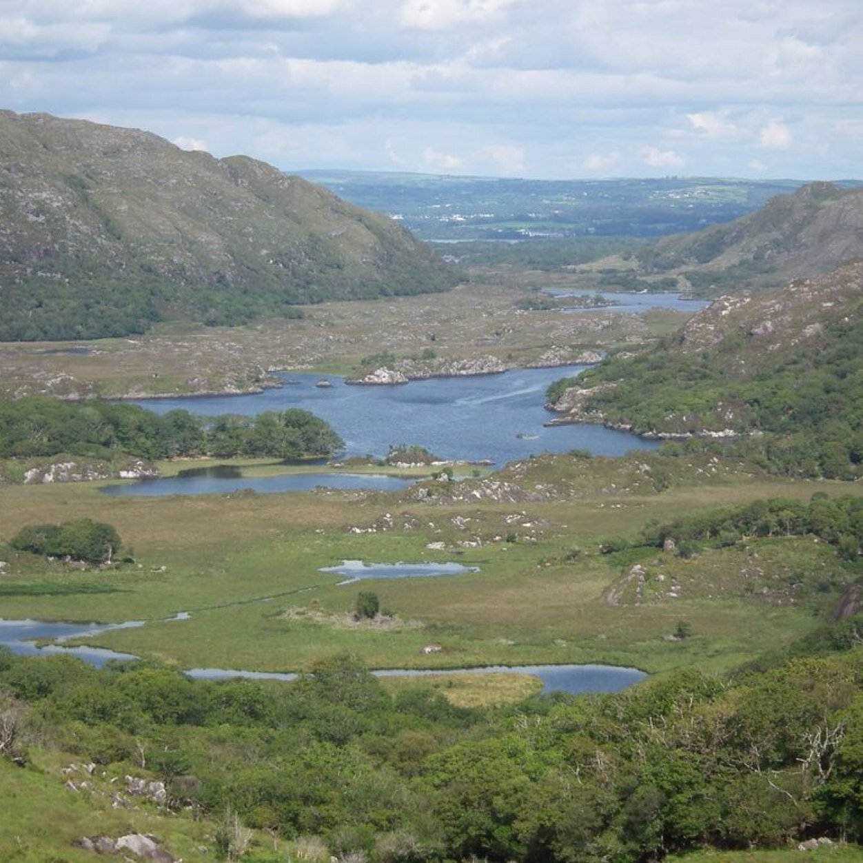 Gift Store, Cafe and Bar overlooking the world famous Lakes of Killarney.