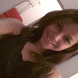 16 anos,Tourina,Rockeira,Engraça &' Ciumenta. A minha imagem é você quem faz, porém a minha vida sou eu que vivo.
