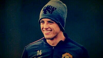 A young girl, loves football. A die hard Manchester United fan! [Chicharito14]           Forever in your debt #SAF
