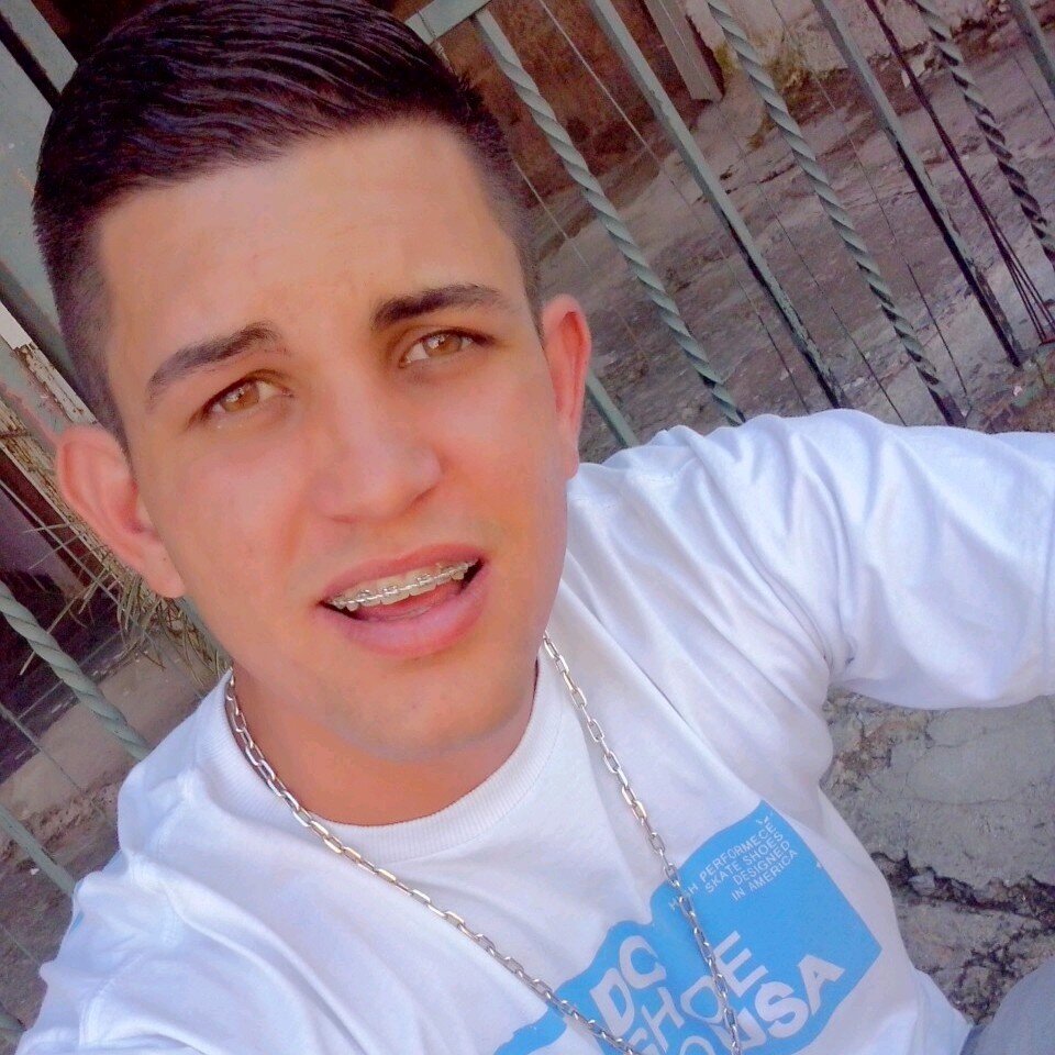 se vim pra derruba e võs Quem vai cair (8 .  
invejaa e mato . e so crece ;]] '
so quero progresão e pouca idéea pra oposiçãao' (YY *