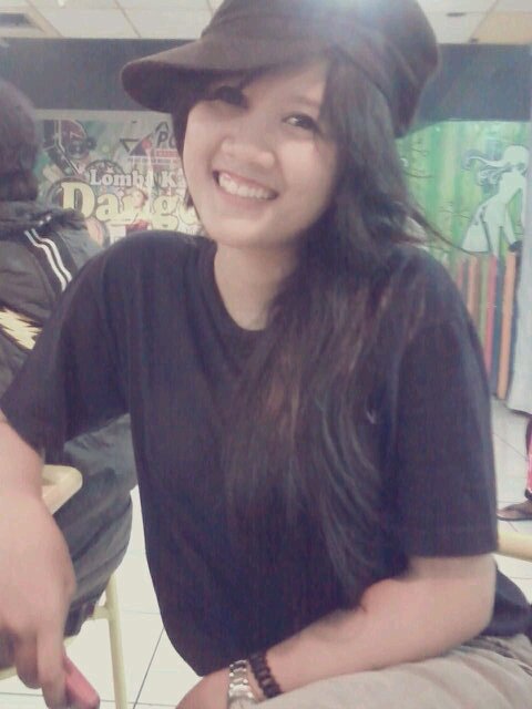 Hijau :* :D