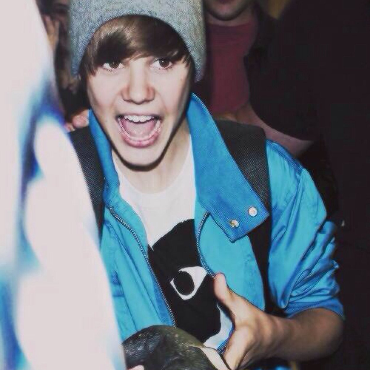 giftingrecovery's profile picture. belieber