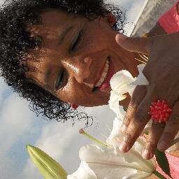 Sou olhos pacientes que vigiam o alvo. Pedindo sempre o resplandecer do Criador, que livra meu homem interior da sonolência. (Psicanalista)