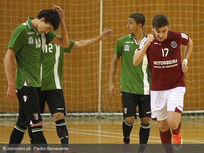 Tiago Neves | Internacional sub-20 | Atleta de Futsal SC Braga/AAUM | Actualmente emprestado ao FC Unidos Pinheirense | Campeão Nacional Inter-Associações
