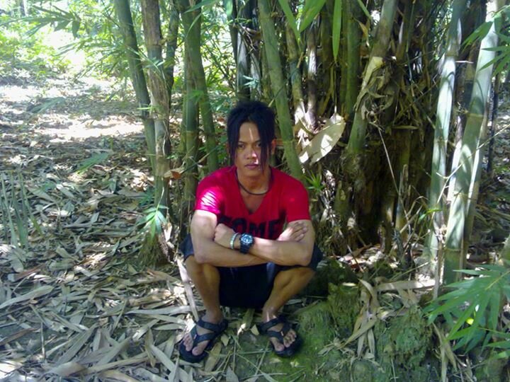 Wong ganteng, genius, royality, suka hal yang menantang,... SUKSES,....!:)