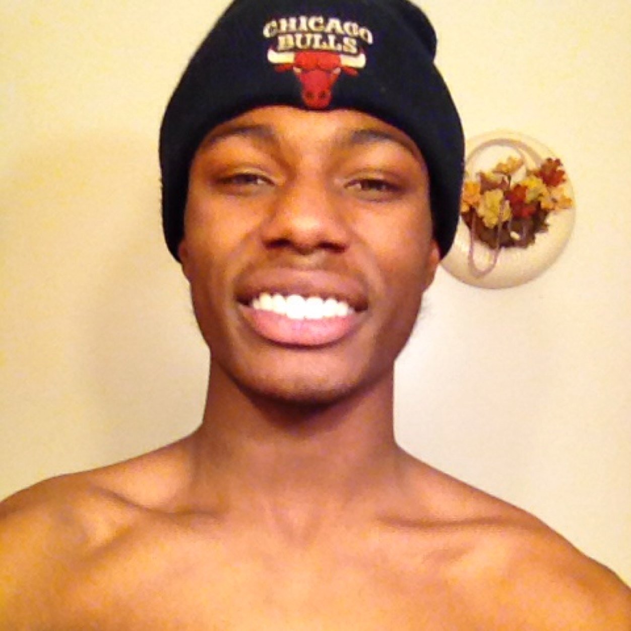 Free @KiddDrunkMars . R.I.P. Moma Tre .