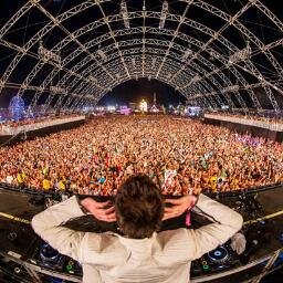 M_azharii's profile picture. It's too dark here, I can't hear anything