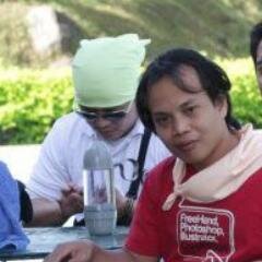 Jadilah cahaya yang menerangi dalam kegelapan.