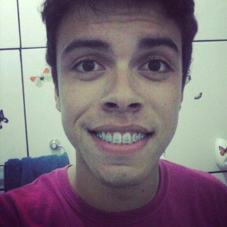 ''E quem um dia irá dizer , que não existe razão nas coisas feitas pelo coração?''