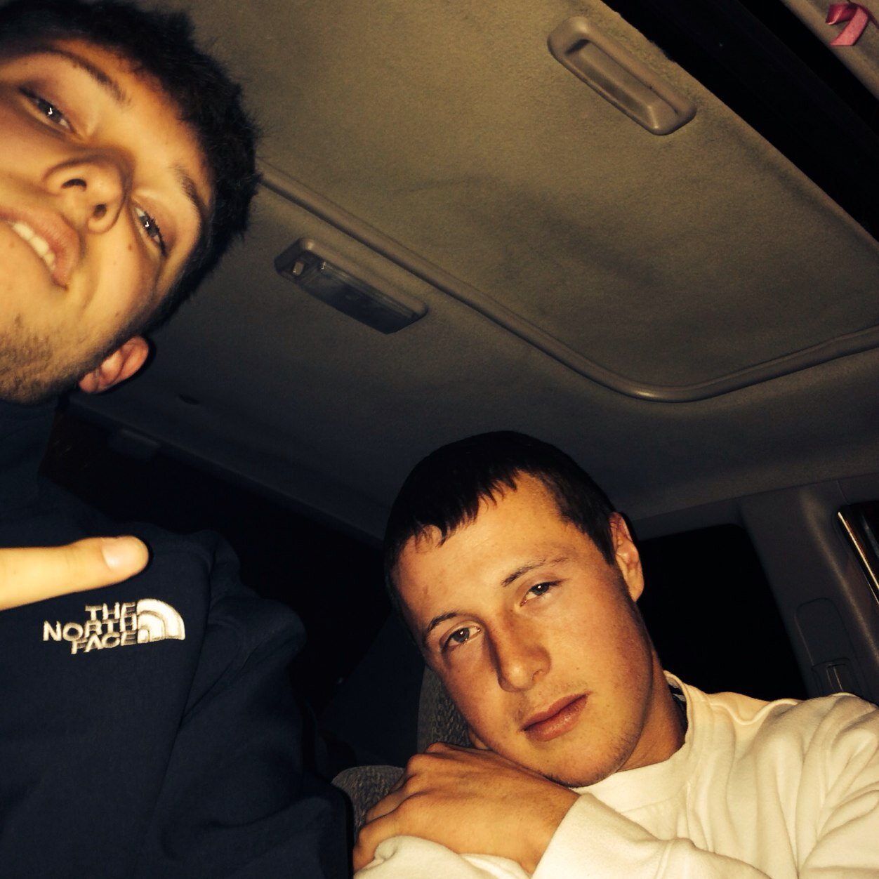 Follow my new twitter.. @DevNoe