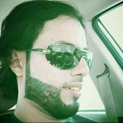 مذيع سابق في اذاعه عماني محترف في للتعليق الصوتي
أملك استوديو خاص الاعمال الصوتيه والمونتاج
