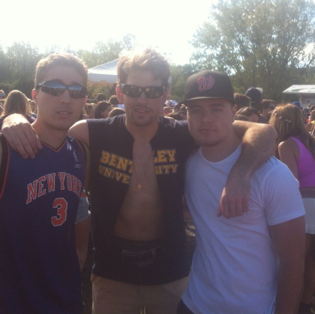 uppercase_B_'s profile picture. My muscles are my number one concern.