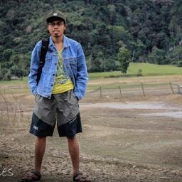 “Jika pohon terakhir telah ditebang, ikan terakhir telah ditangkap, maka kita akan sadar kalau manusia tidak dapat memakan uang.”