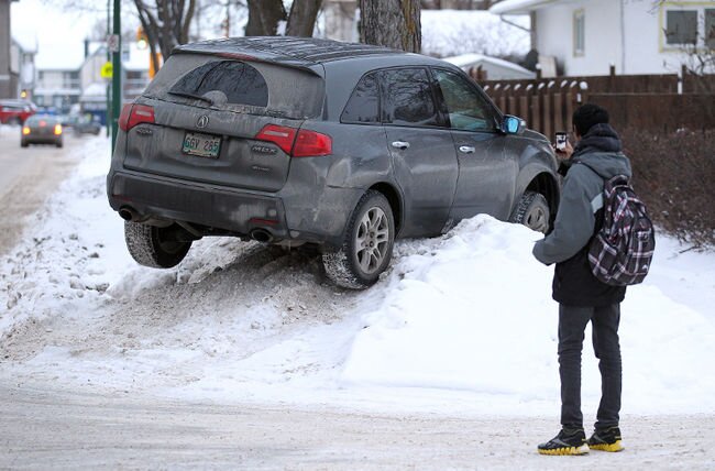 Post a picture. Post any pictures of Winnipeg Drivers parked or driving stupid. Doesnt have to be just Winnipeg, if you see some from elsewhere in Manitoba.