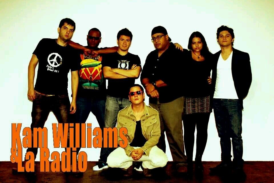 Alessandra Rohrmoser:coros, Daniel Ritter:bajo, Fidel Dely Murillo:batería, René González :guitarra L, René Sanchez guitarra R y Kam Williams:vocalista