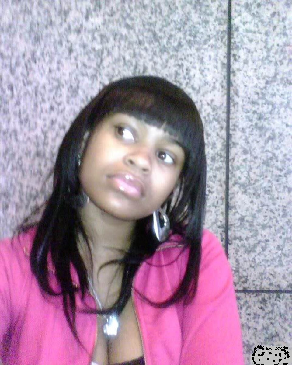 A BI FREAKY CHICK IN YOUR AREA. GET THOSE KATS WETTTT !!! BIG BOOTIES WANTED !!!